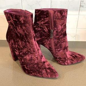 Jessica Simpson 7.5M Plumberry Crushed Velvet boots